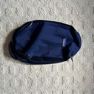 Patagonia Navy Blue Black Hole Cube 6L